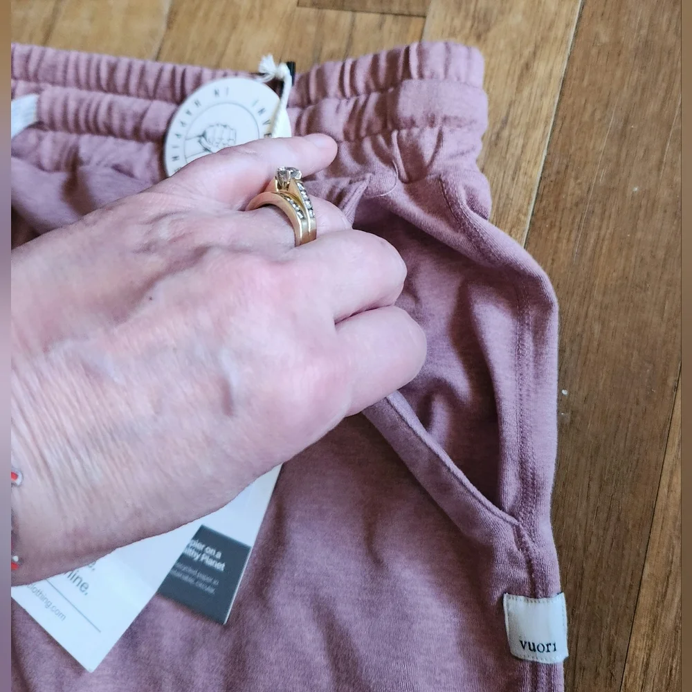 Vuori  Preformance Joggers in Heathered Java NWT - Picture 5 of 6